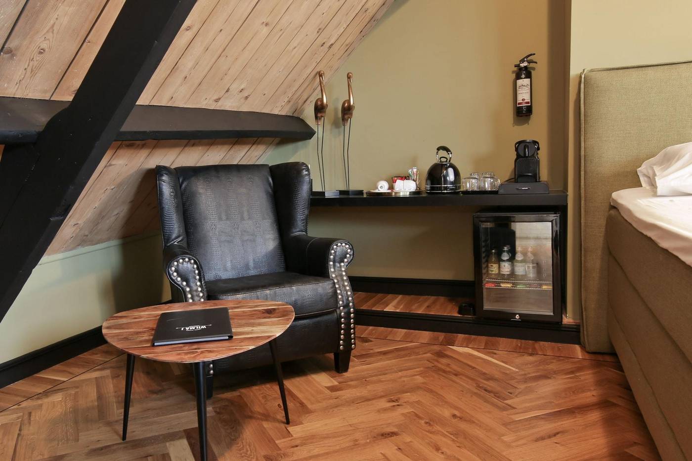 Hotel-Suites-Wilma-J-Room-9