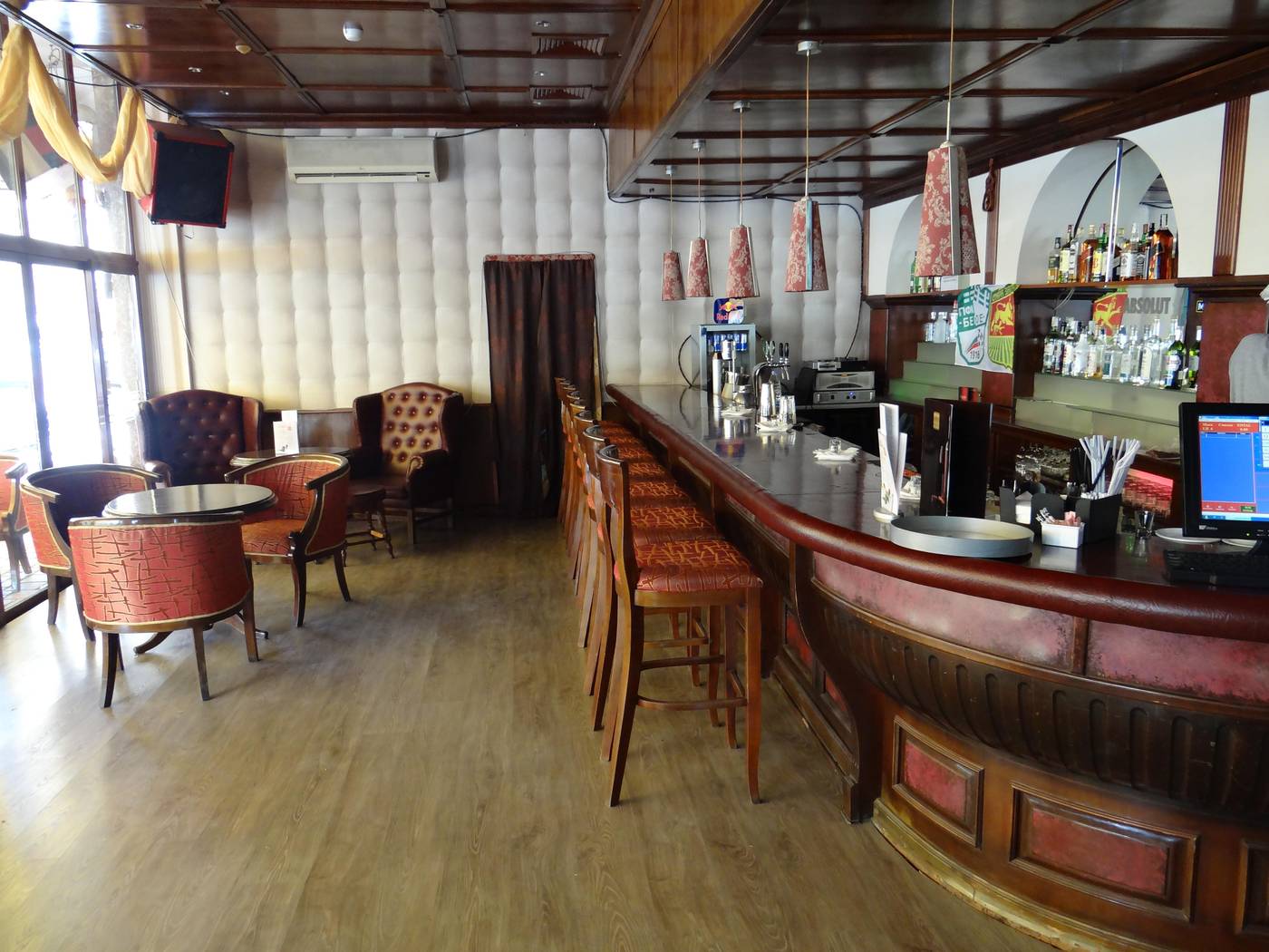 Mpm-Royal-Central-Bar-18