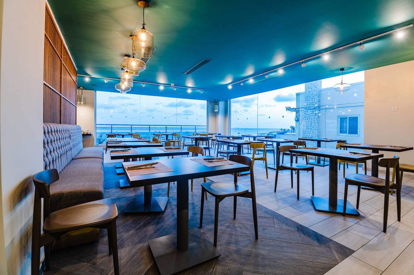 Seaview-Hotel---Adults-Only-16--Restaurant-31