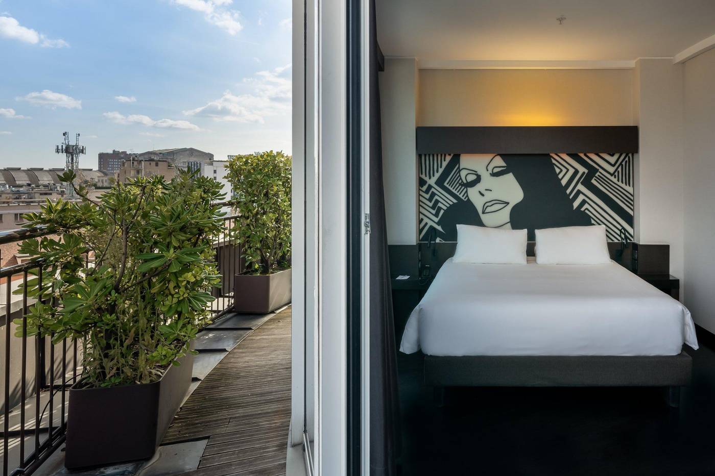 Crowne-Plaza-Milan-City-Room-3