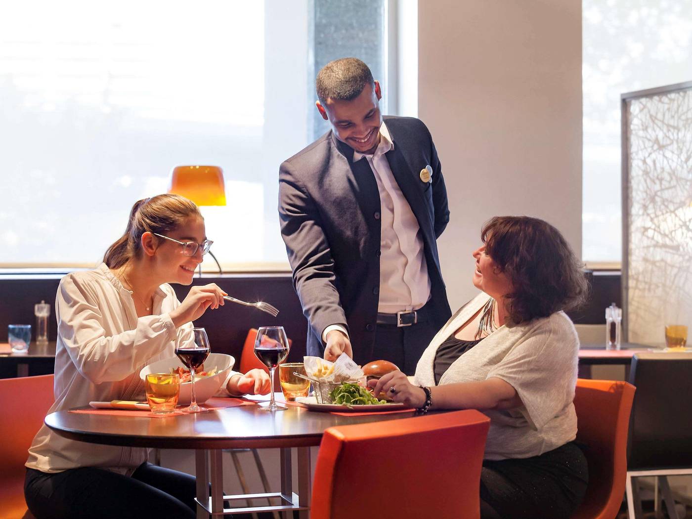 Novotel-Paris-la-Defense-Restaurant-50