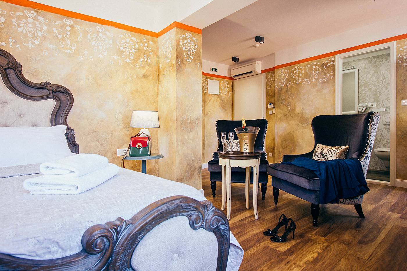 Plaza-Marchi-Old-Town---Quaint---Elegant-Hotels-Room-42