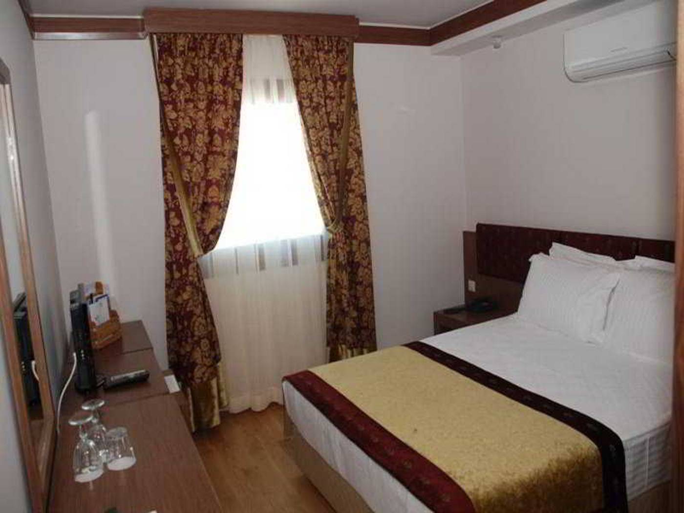 The-Corner-Boutique-Hotel-Room-10