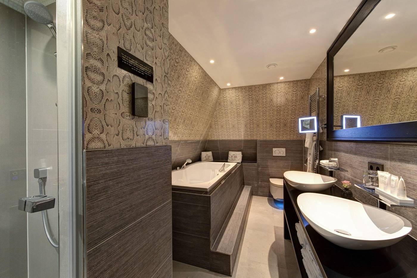 The-Pavilions-Amsterdam--The-Toren-Room-25