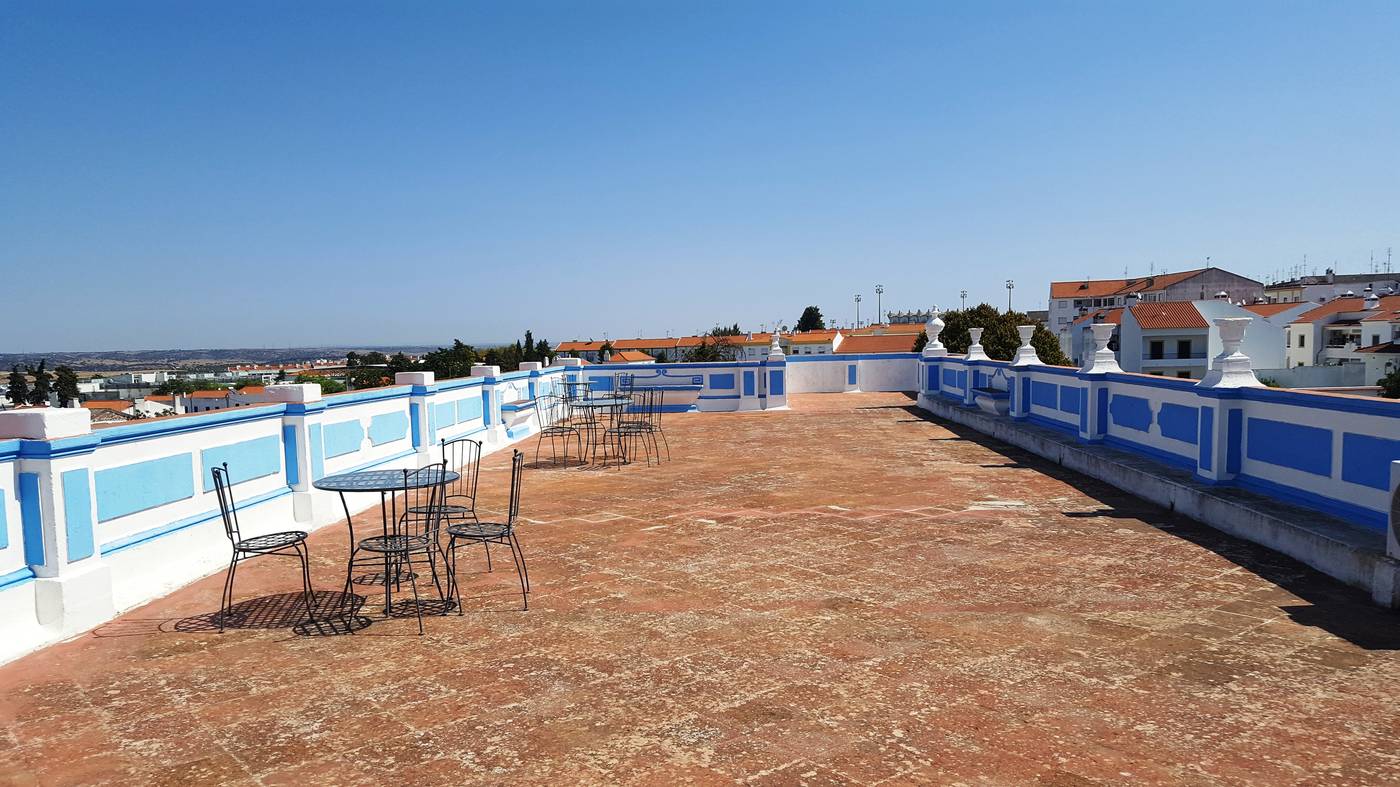 Hotel-De-Moura-Terrace-5