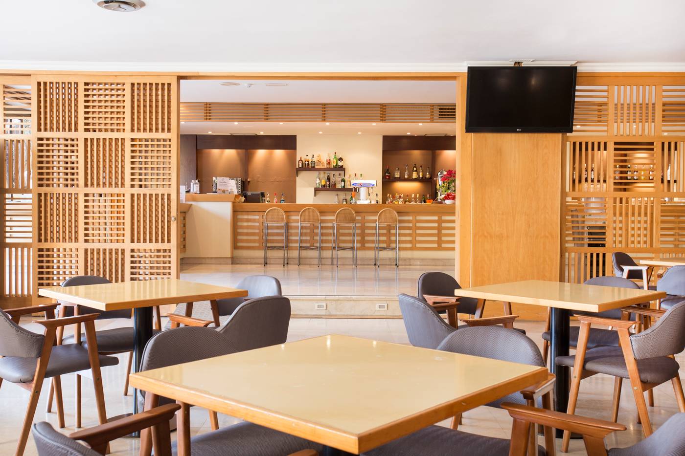 Be-Live-Adults-Only-Tenerife-Bar-21