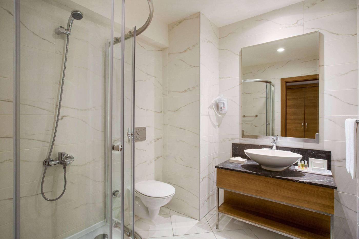 Wyndham-Garden-Lara-Room-28