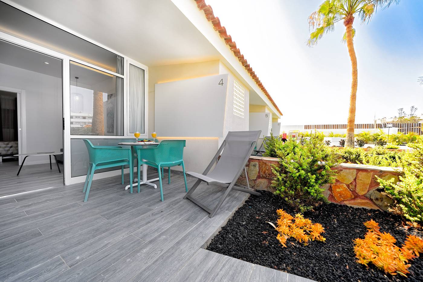 Relaxia-Los-Girasoles--Bungalows--Terrace-10