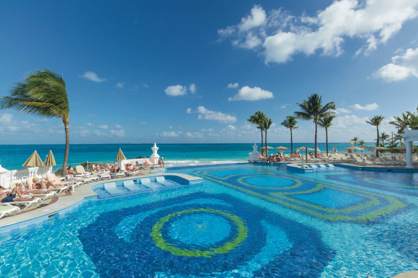 Riu-Palace-Las-Americas-All-Inclusive-Pool-58