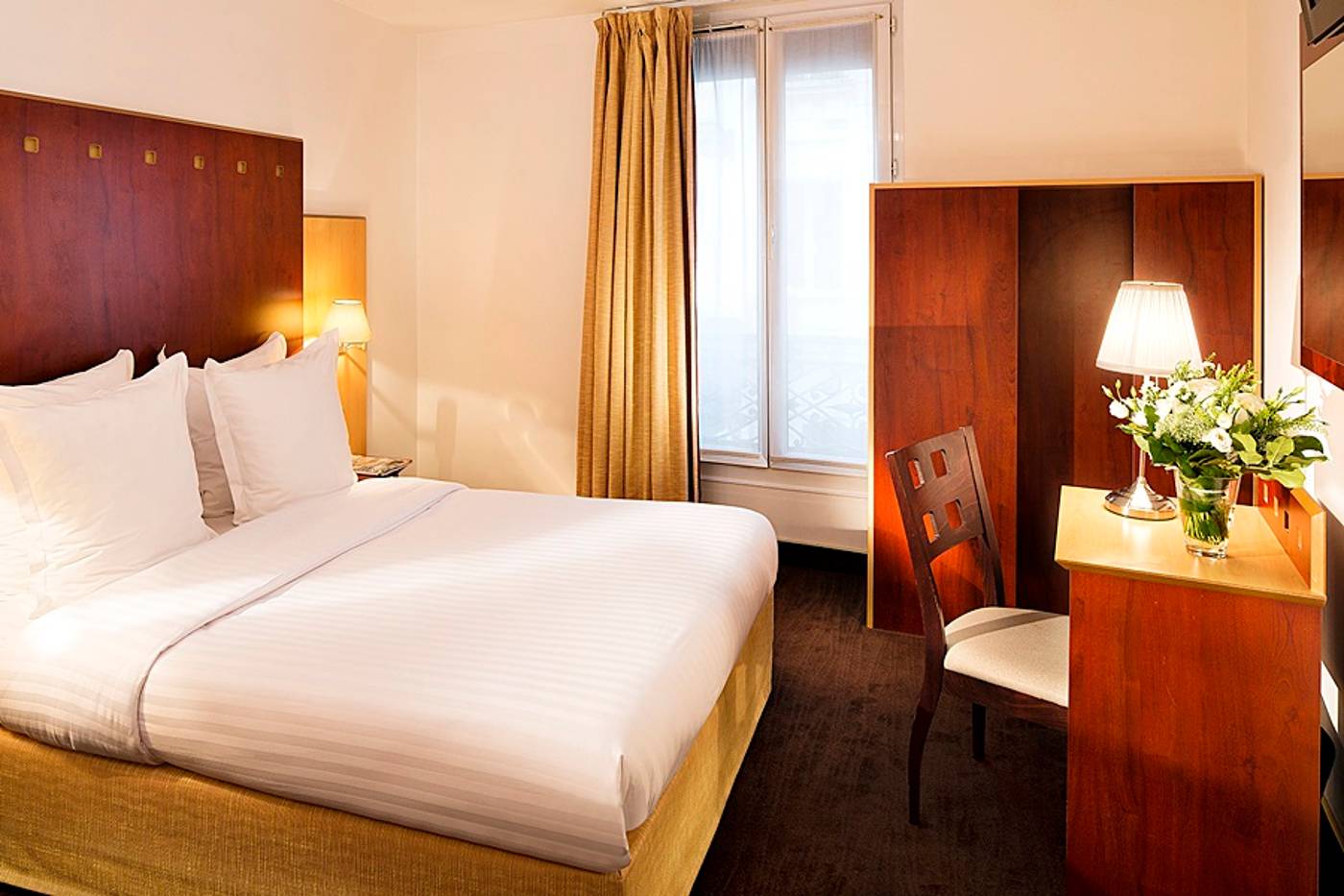 Hotel-10-OPERA-General-view-5