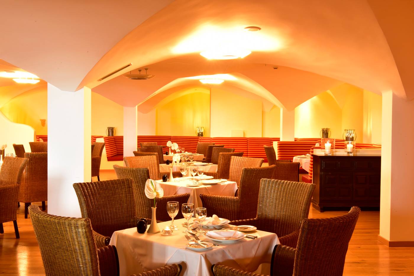 Pestana-Viking-Hotel---Resort-Restaurant-22