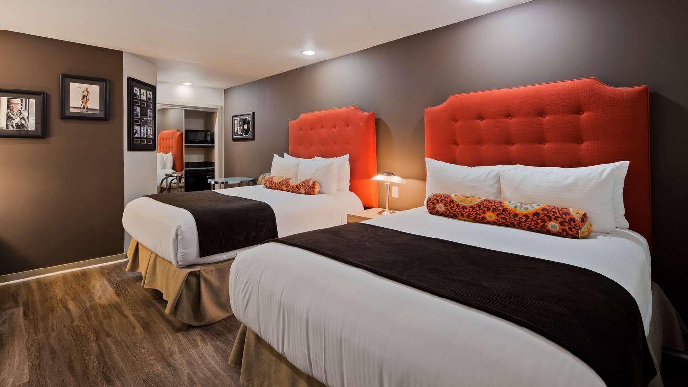 Best-Western-Plus-Hollywood-Hills-General-view-10