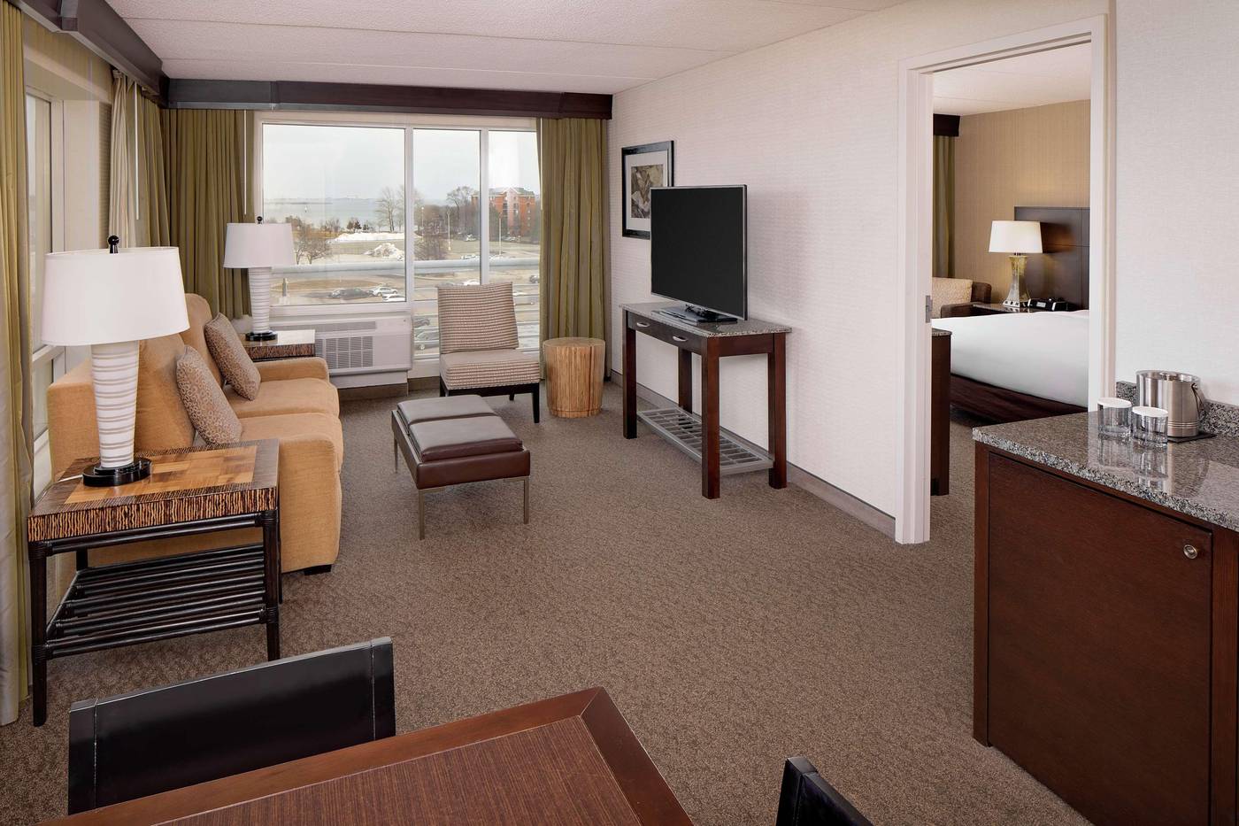 DoubleTree-by-Hilton-Hotel-Boston-Bayside-Room-8