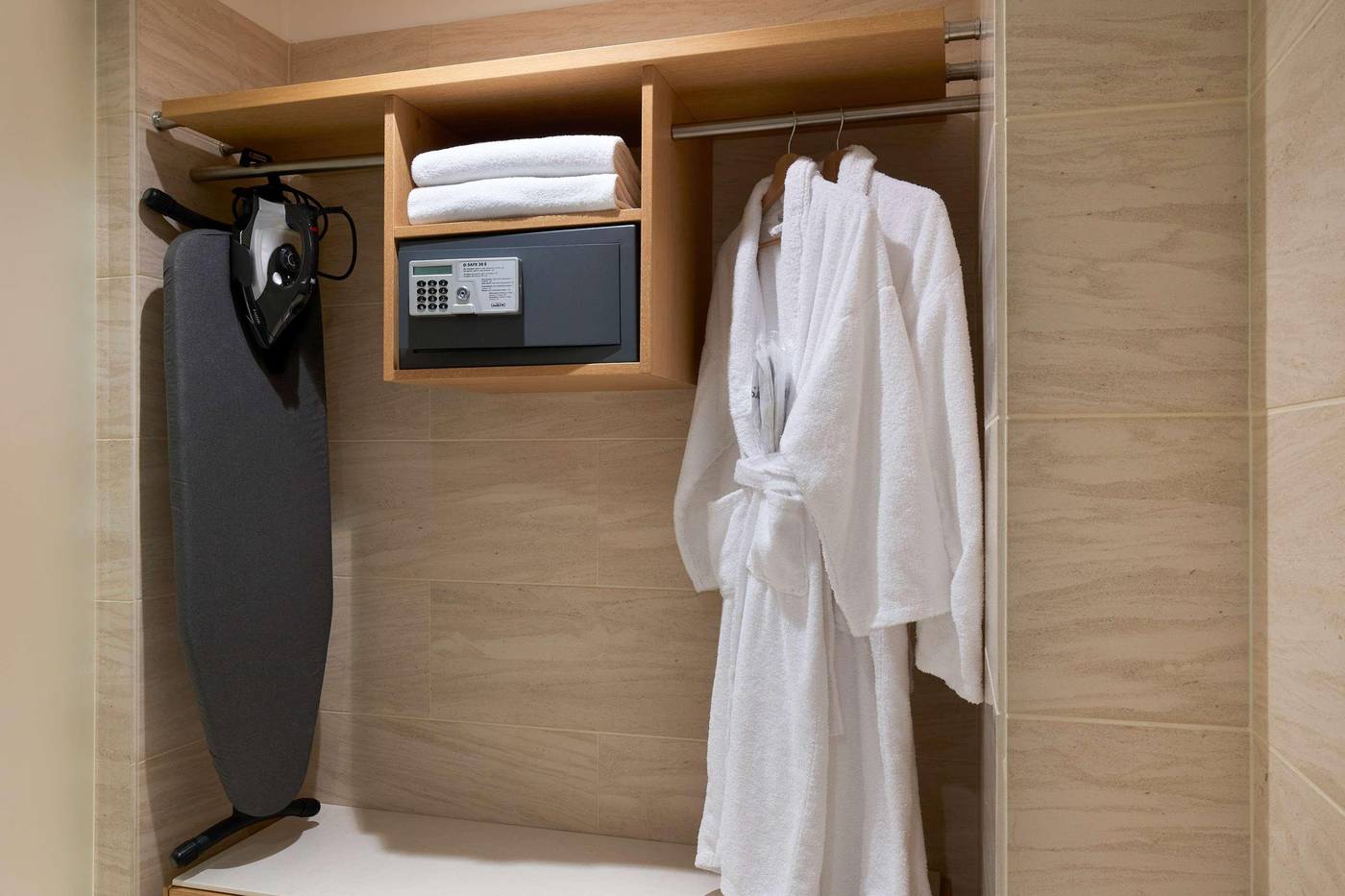 Precise-House-Mantegna-Roma-Room-43