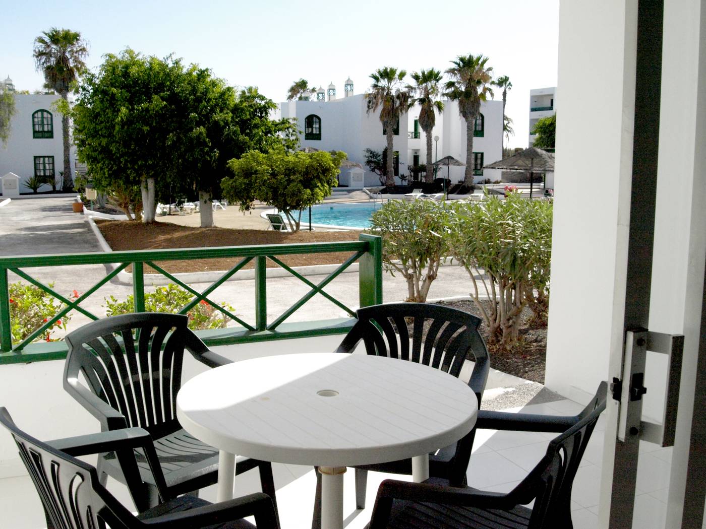 Blue-Sea-Apartamentos-Costa-Teguise-Beach-Room-8