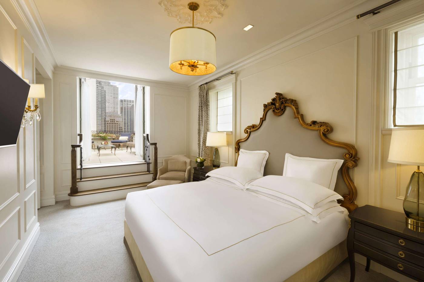 The-Plaza-Hotel-Room-4
