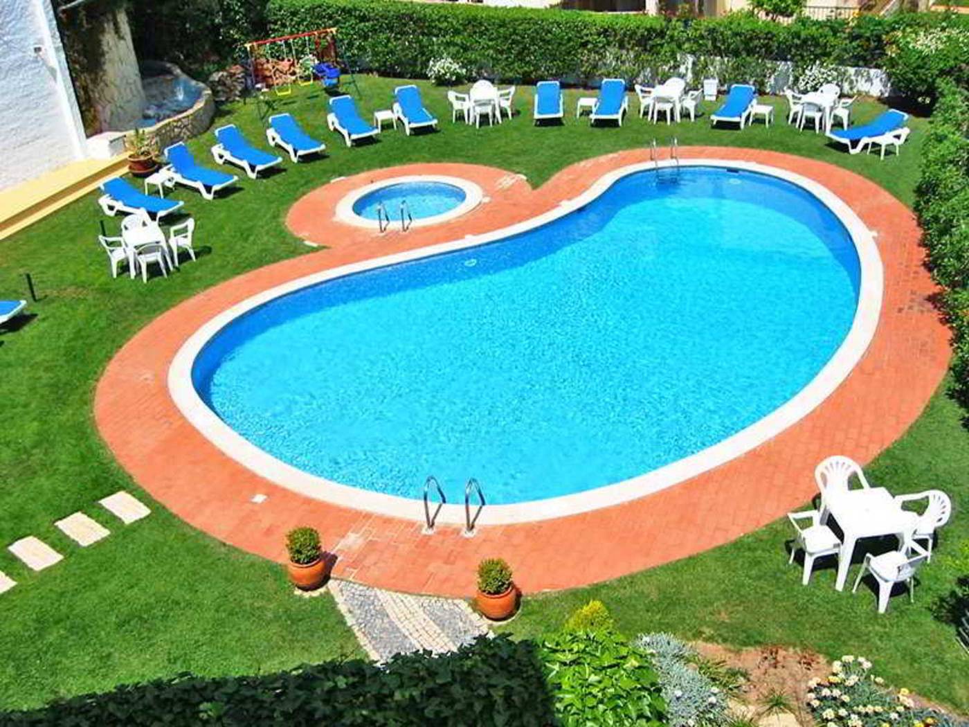 Monaco-Pool-1