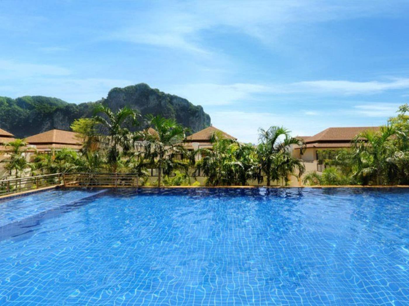 Avani-Ao-Nang-Cliff-Krabi-Resort--SHA-Extra---Pool-8