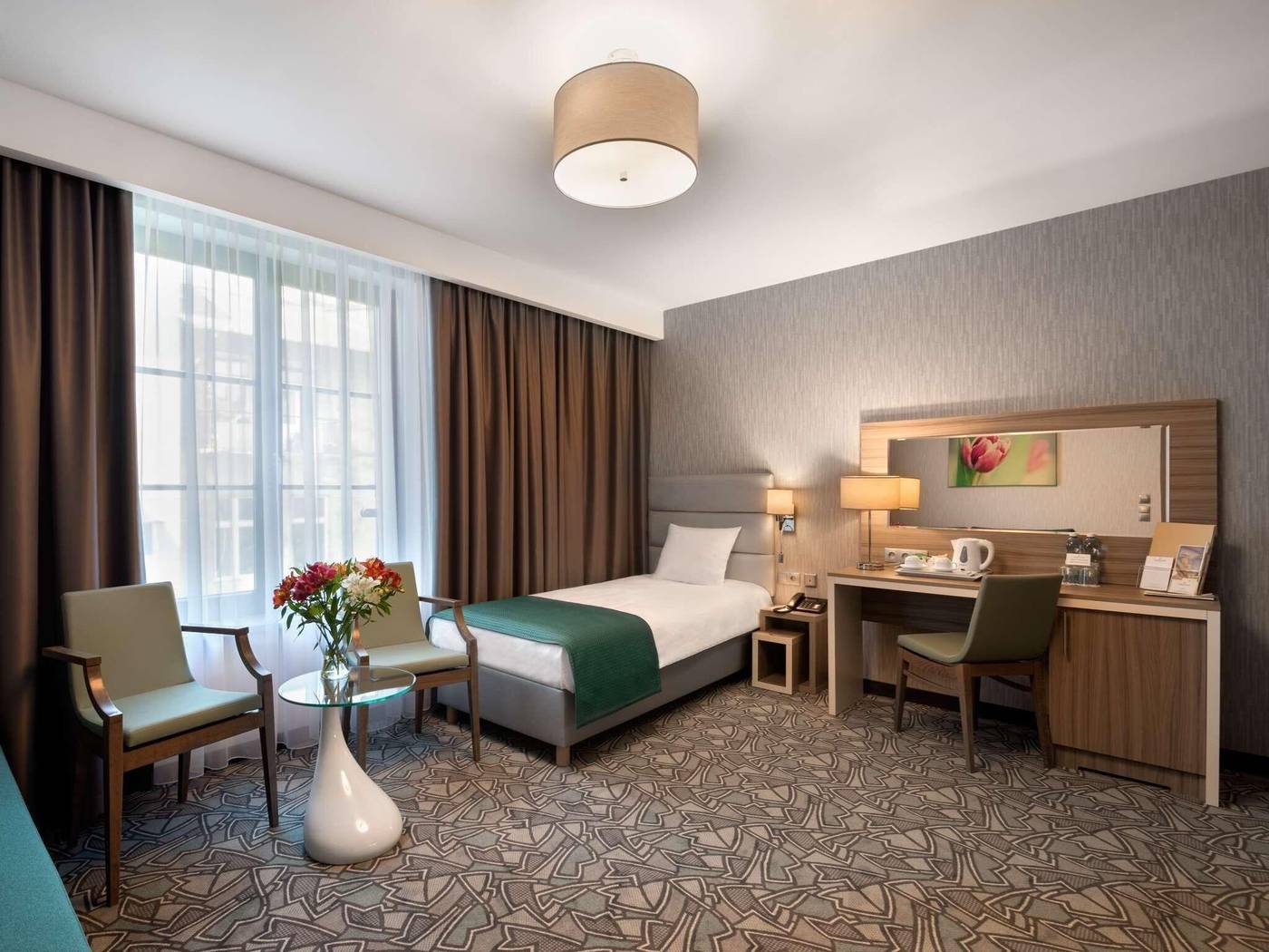 Golden-Tulip-Krakow-Kazimierz-Room-11