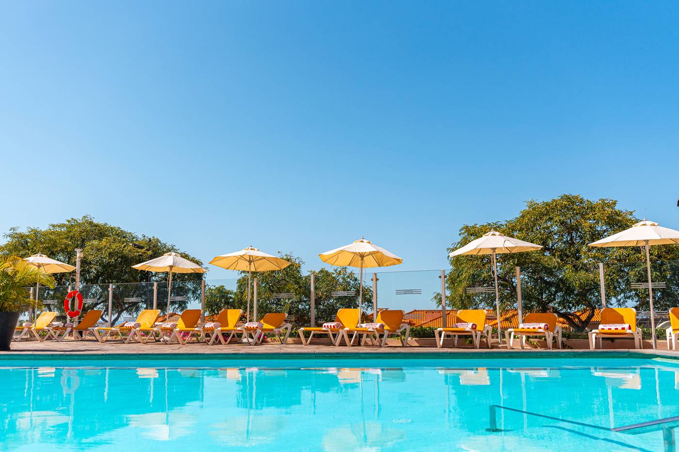 Muthu-Raga-Madeira-Hotel-Pool-8