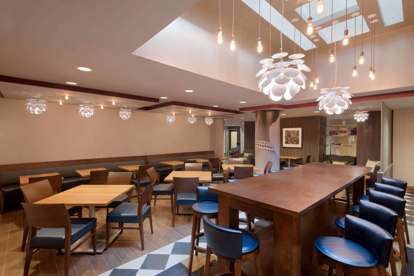 Hampton-Inn-New-York-Downtown-Restaurant-14