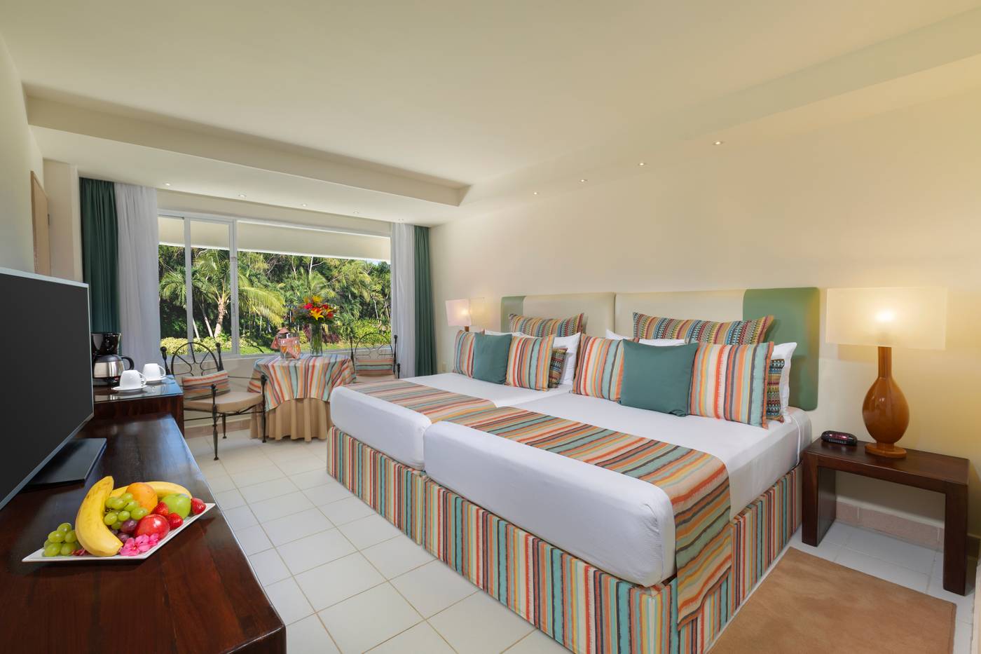 Grand-Oasis-Palm---All-Inclusive-Room-13