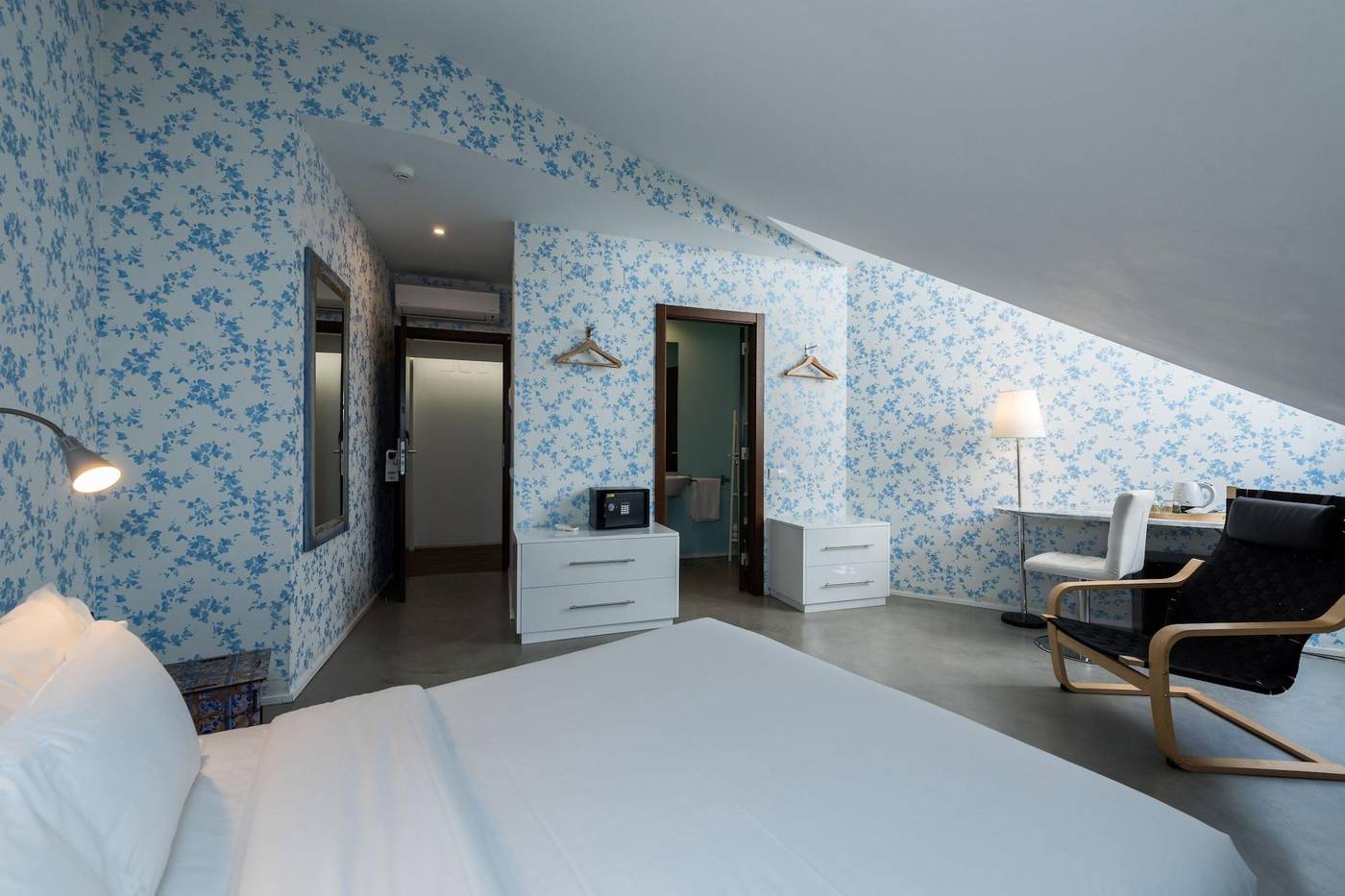 Alfama---Lisbon-Lounge-Suites-Room-30