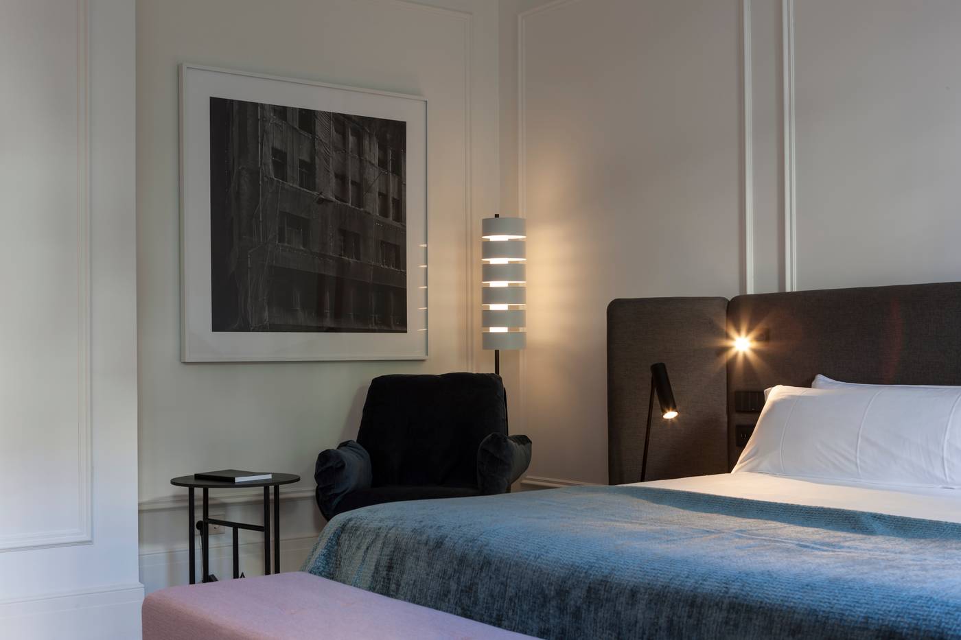 Kozmo-Hotel-Suites---Spa-Room-35