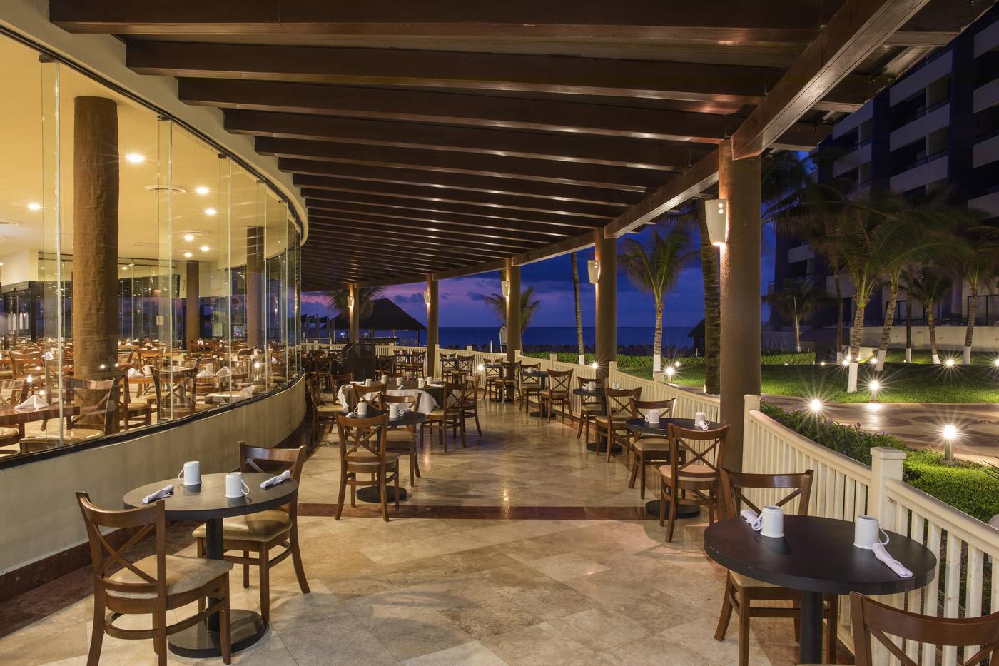 Crown-Paradise-Club-Cancun-Restaurant-49