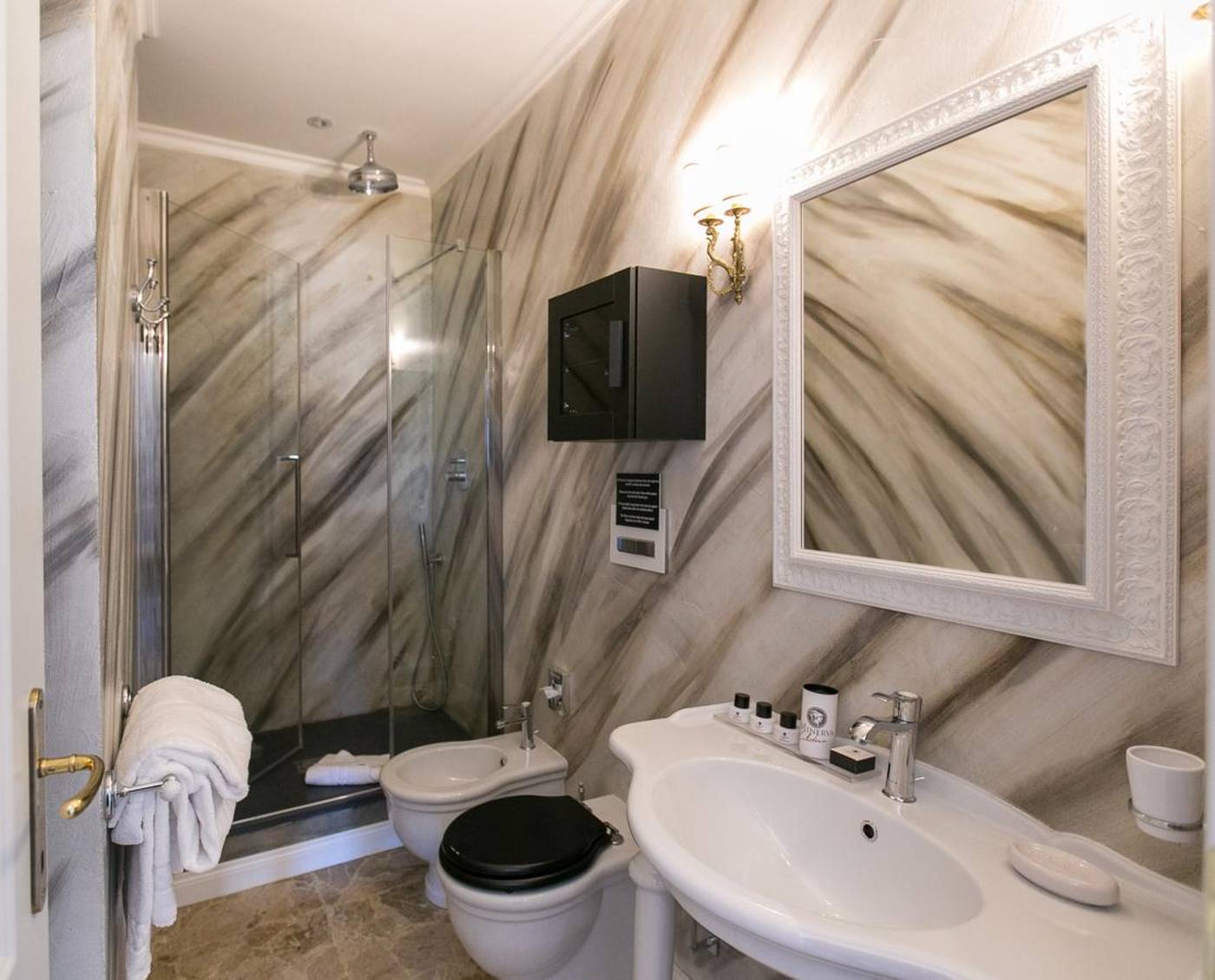 JB-Luxury-Relais-Room-22