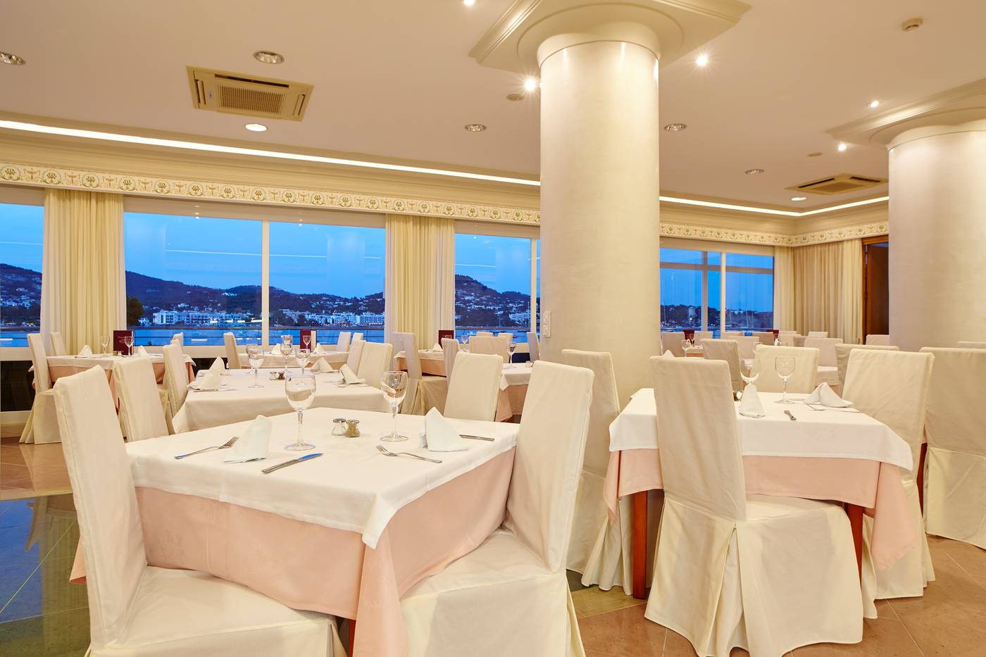 Argos-Restaurant-25