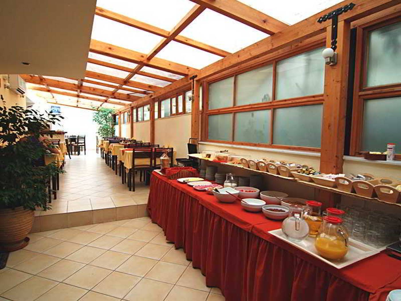 Yria-Bar-13