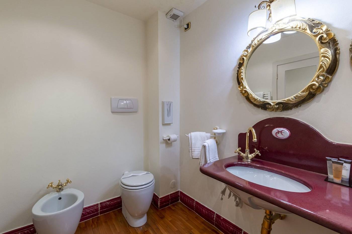 Columbia-Charming-Spa-Room-67