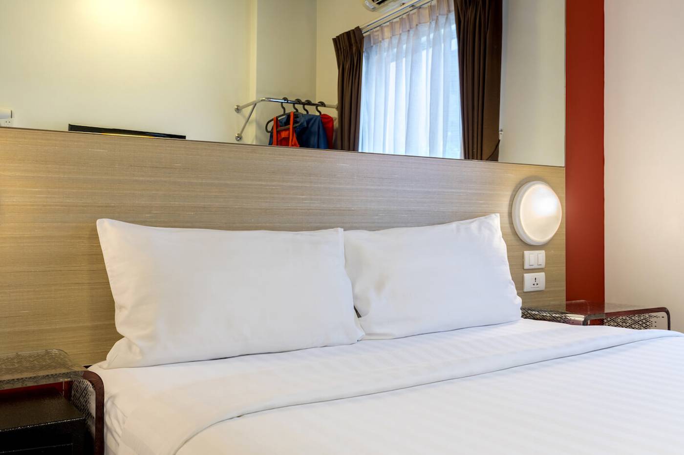 Red-Planet-Phuket-Patong-Room-7