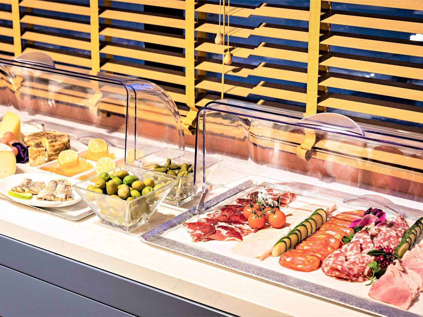 Hotel-Croisette-Beach-Cannes---Mgallery-Restaurant-59