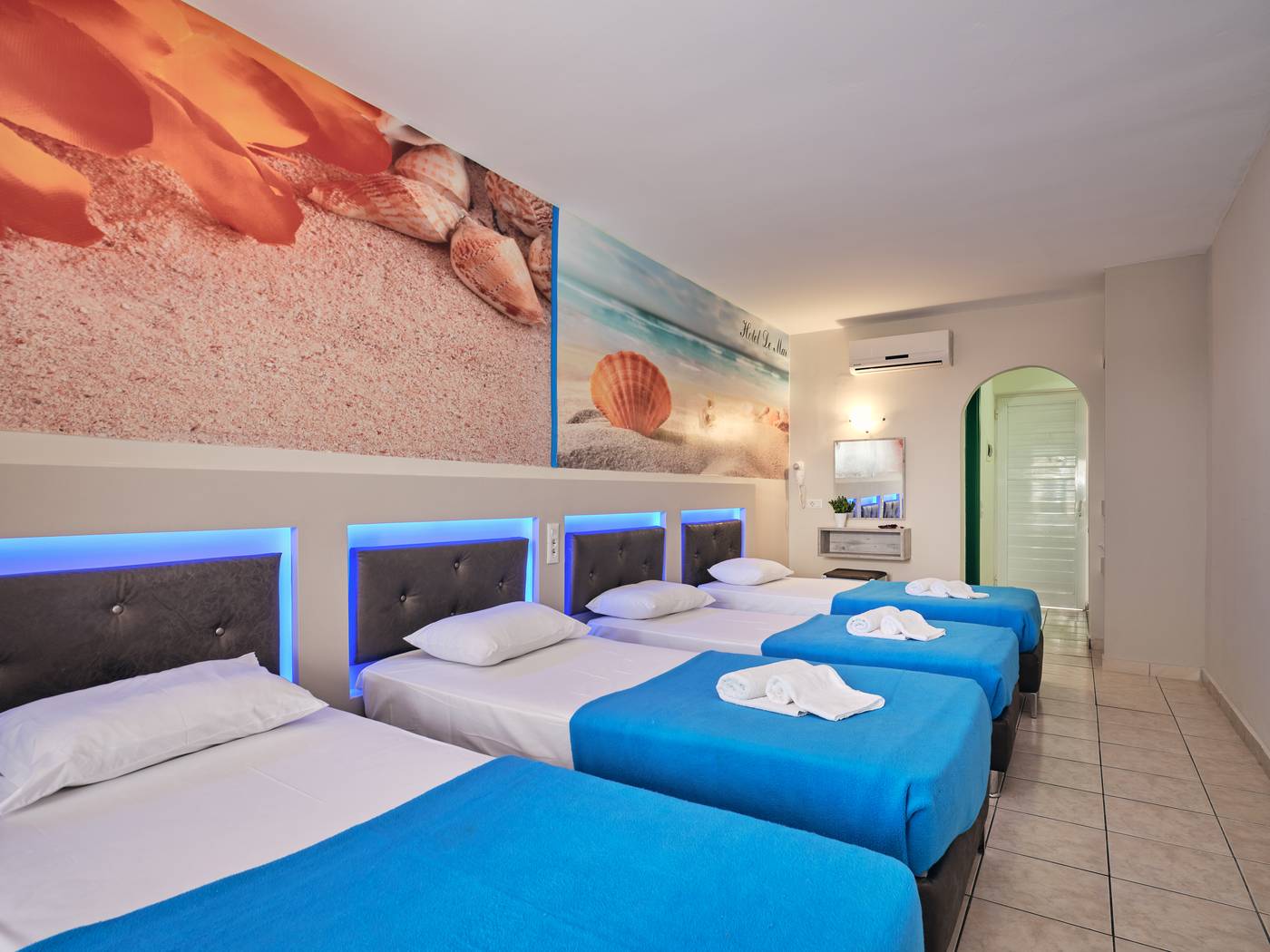 Savvas-De-Mar-Room-15