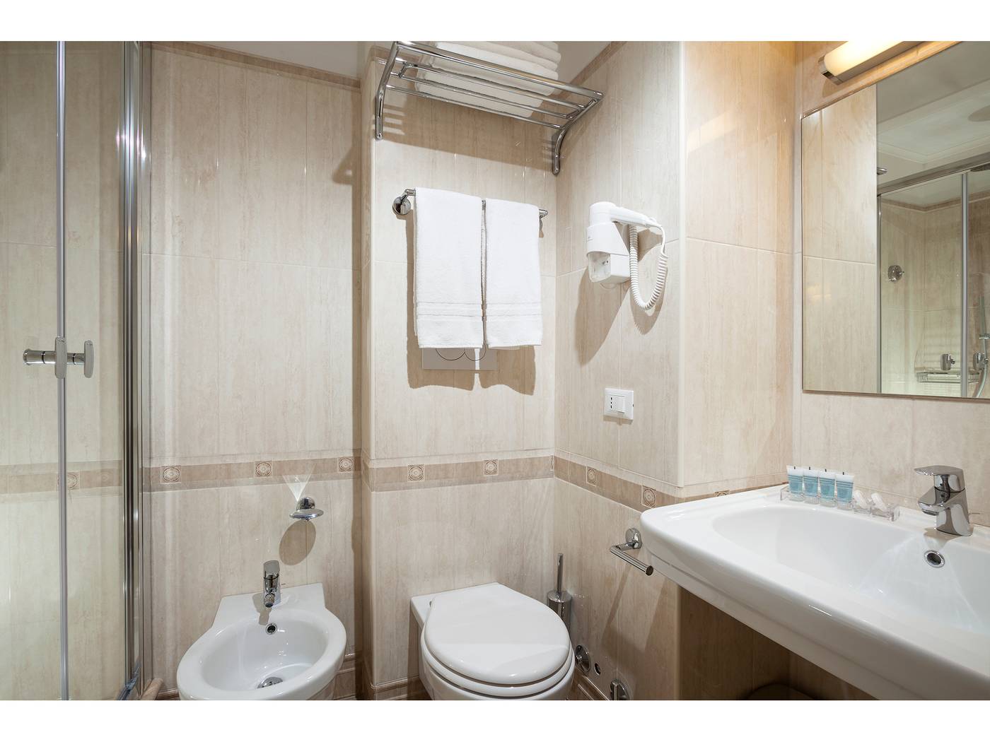 Hotel-Kennedy-Room-53