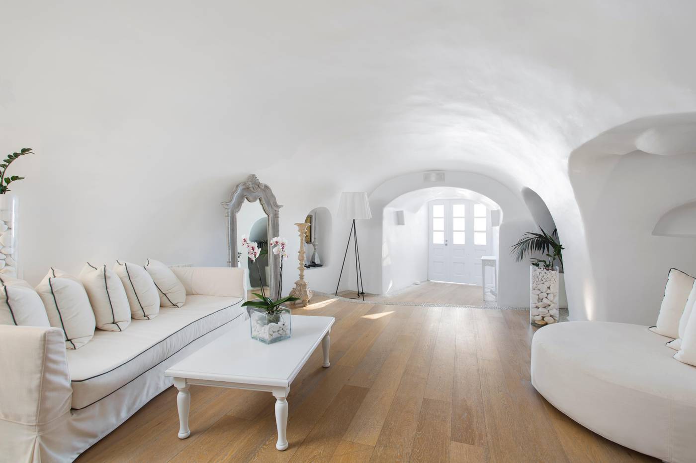 Kirini-Suites---Spa---Adults-Only-Lobby-15