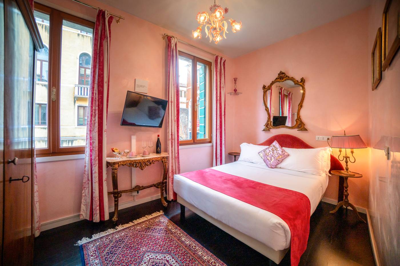 Palazzo-San-Luca-Room-26