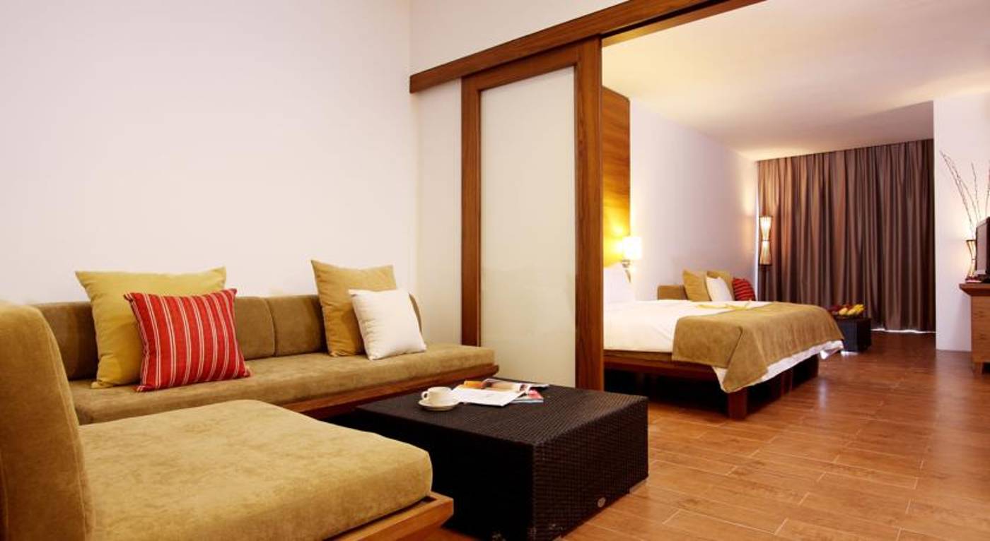 Kamala Beach Hotel & Resort