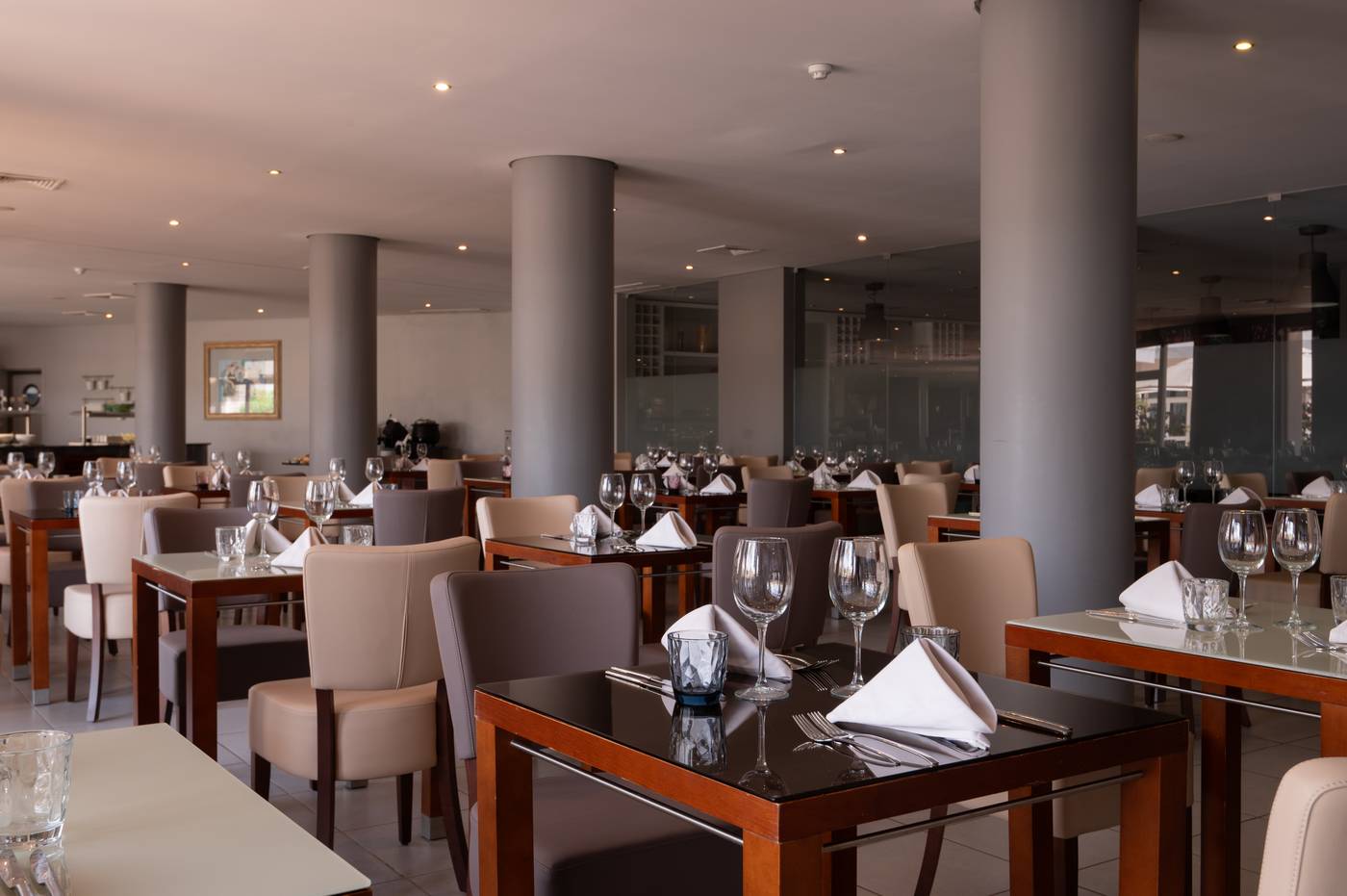 Vila-Gale-Nautico-Restaurant-35