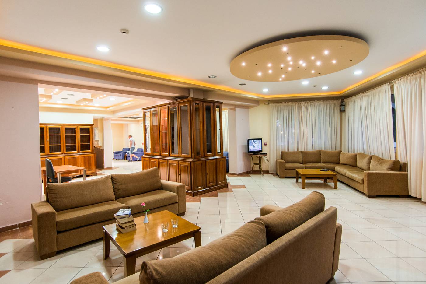 Perkes-Hotel-Lobby-26