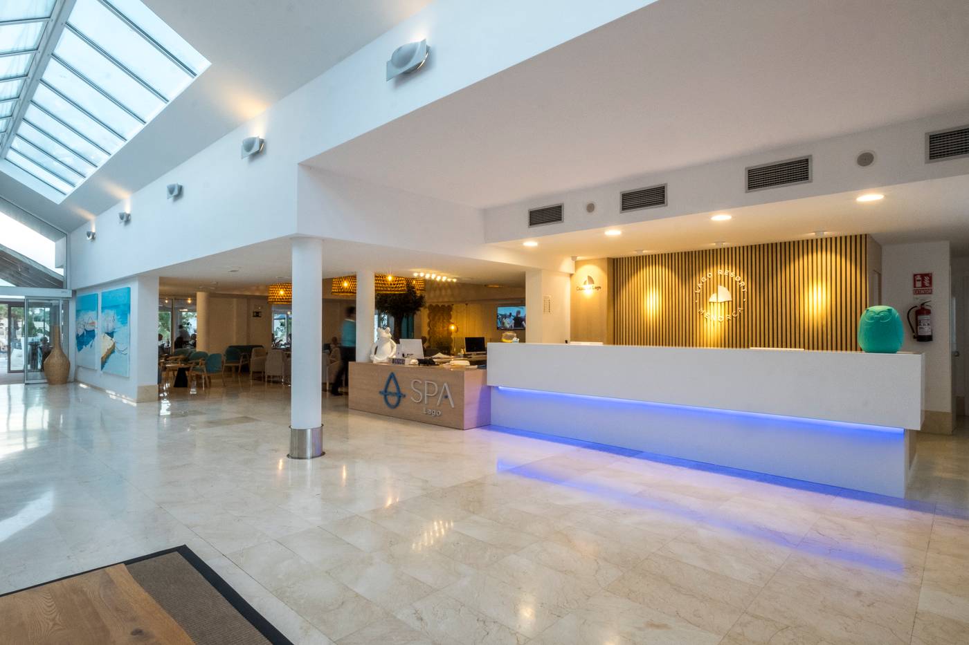 Casas-del-Lago-Hotel---Beach-Club-Lobby-40