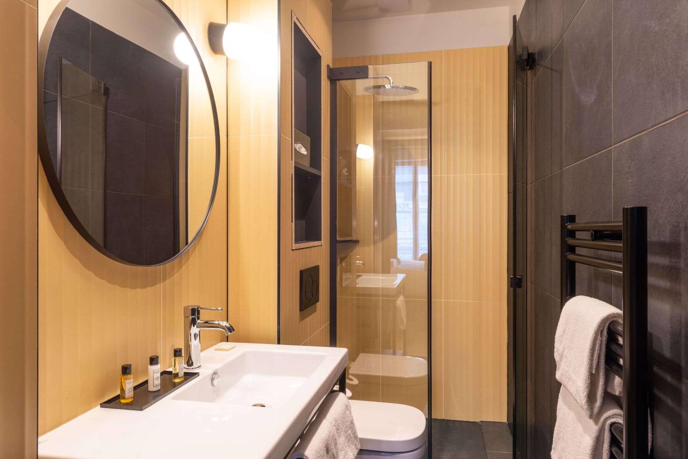 Paris-Art-Hotel-Quartier-Latin-By-Malone-Room-45