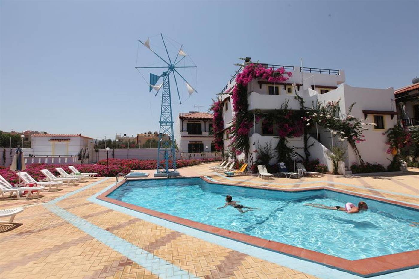 Paul-Marie-Apartment-Pool-2