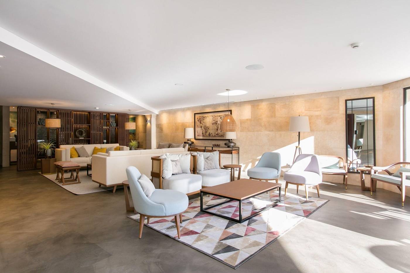 Four-Points-By-Sheraton-Sesimbra-Lobby-5