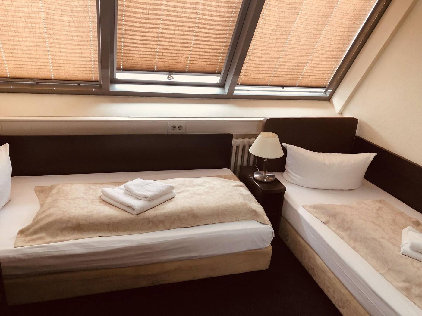 Upper-Room-Hotel-Room-30