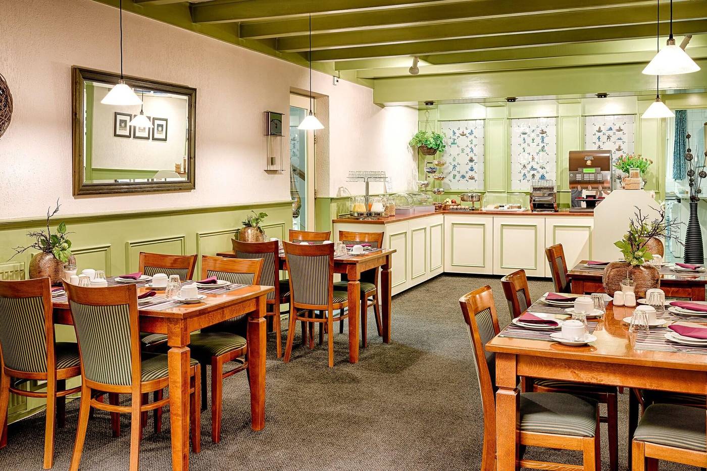 Owl-Hotel-Restaurant-44