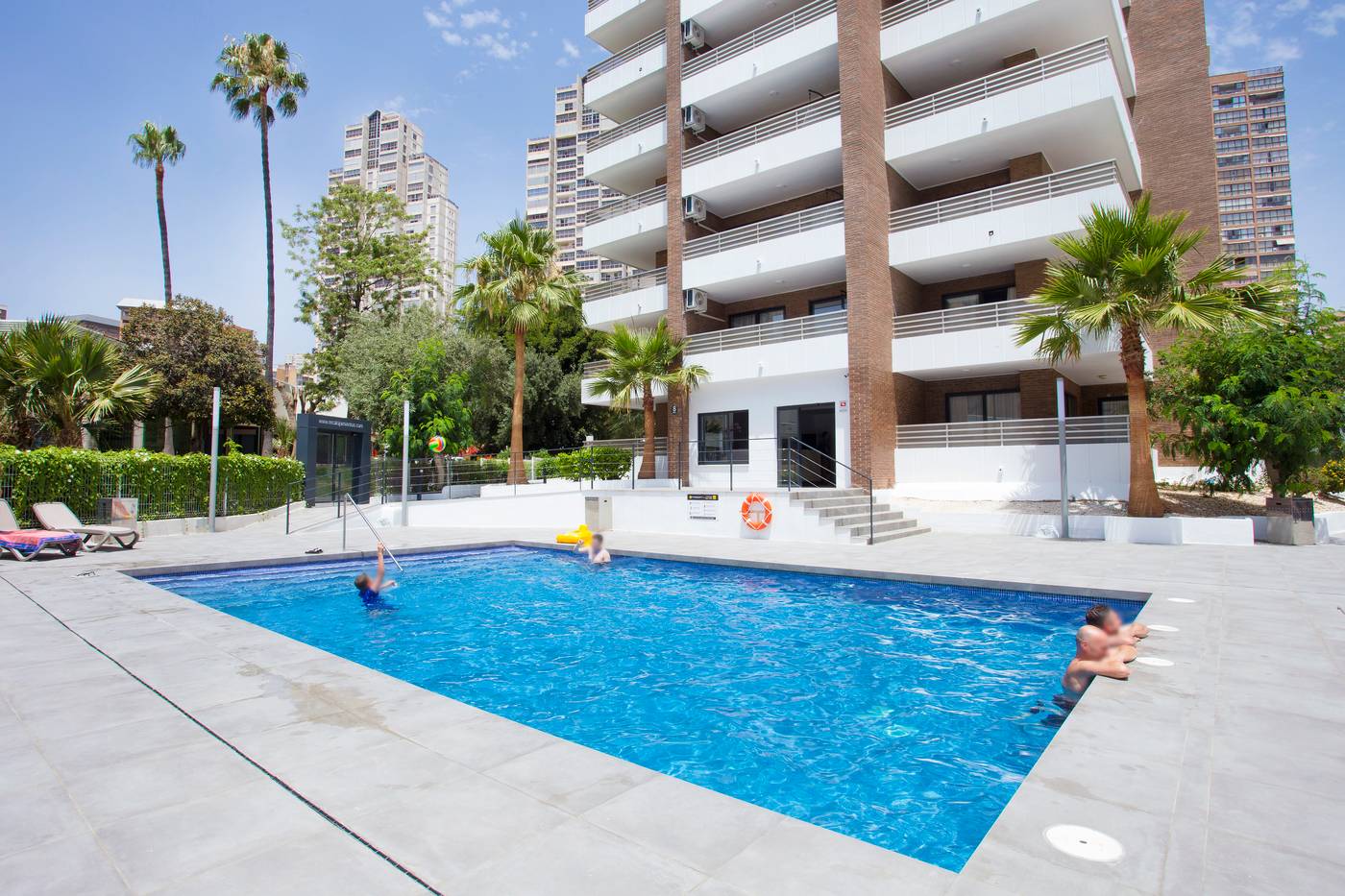 MC-Maryciel-Apartments-Pool-1