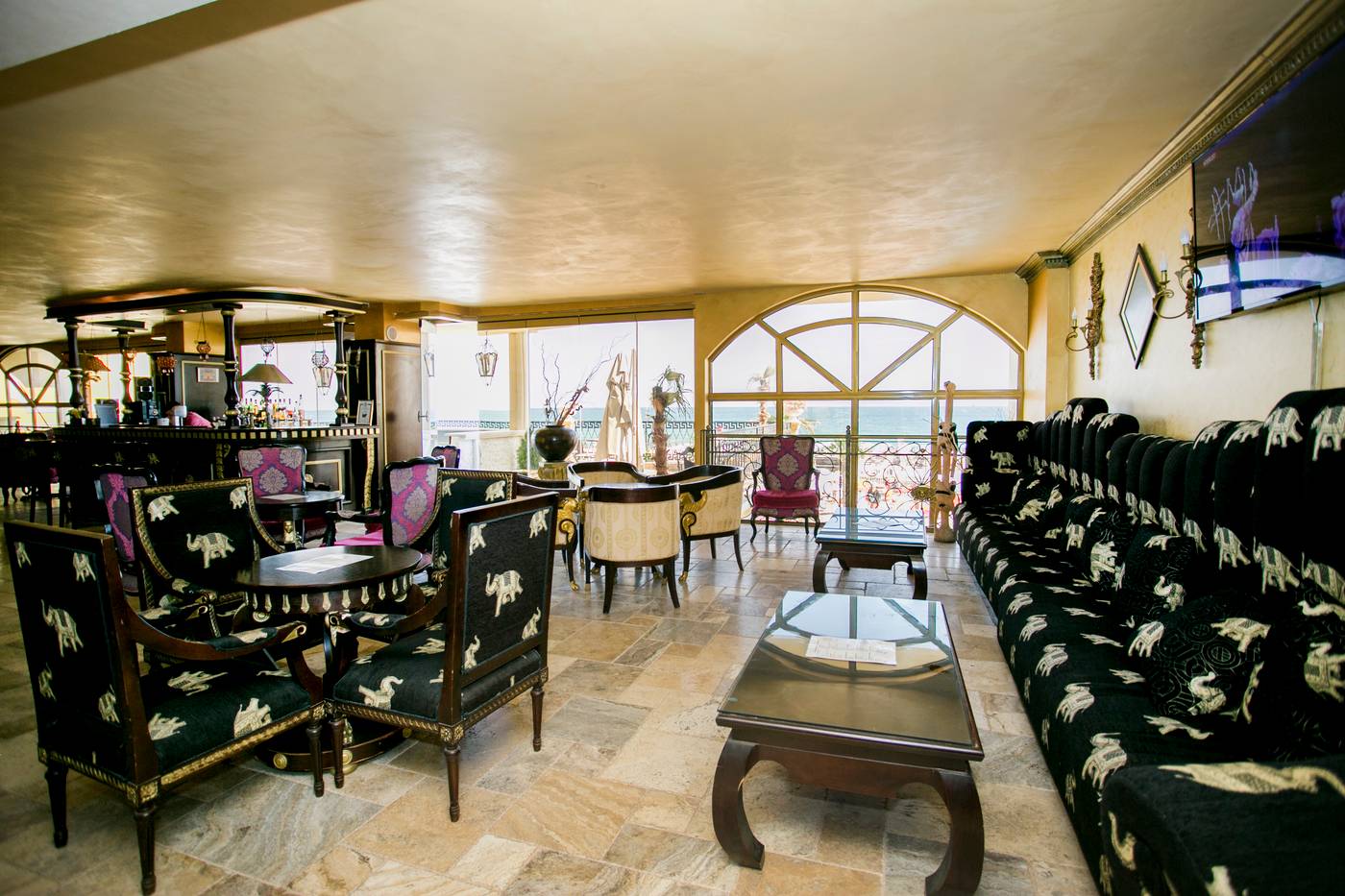 Imperial-Palace-Bar-47